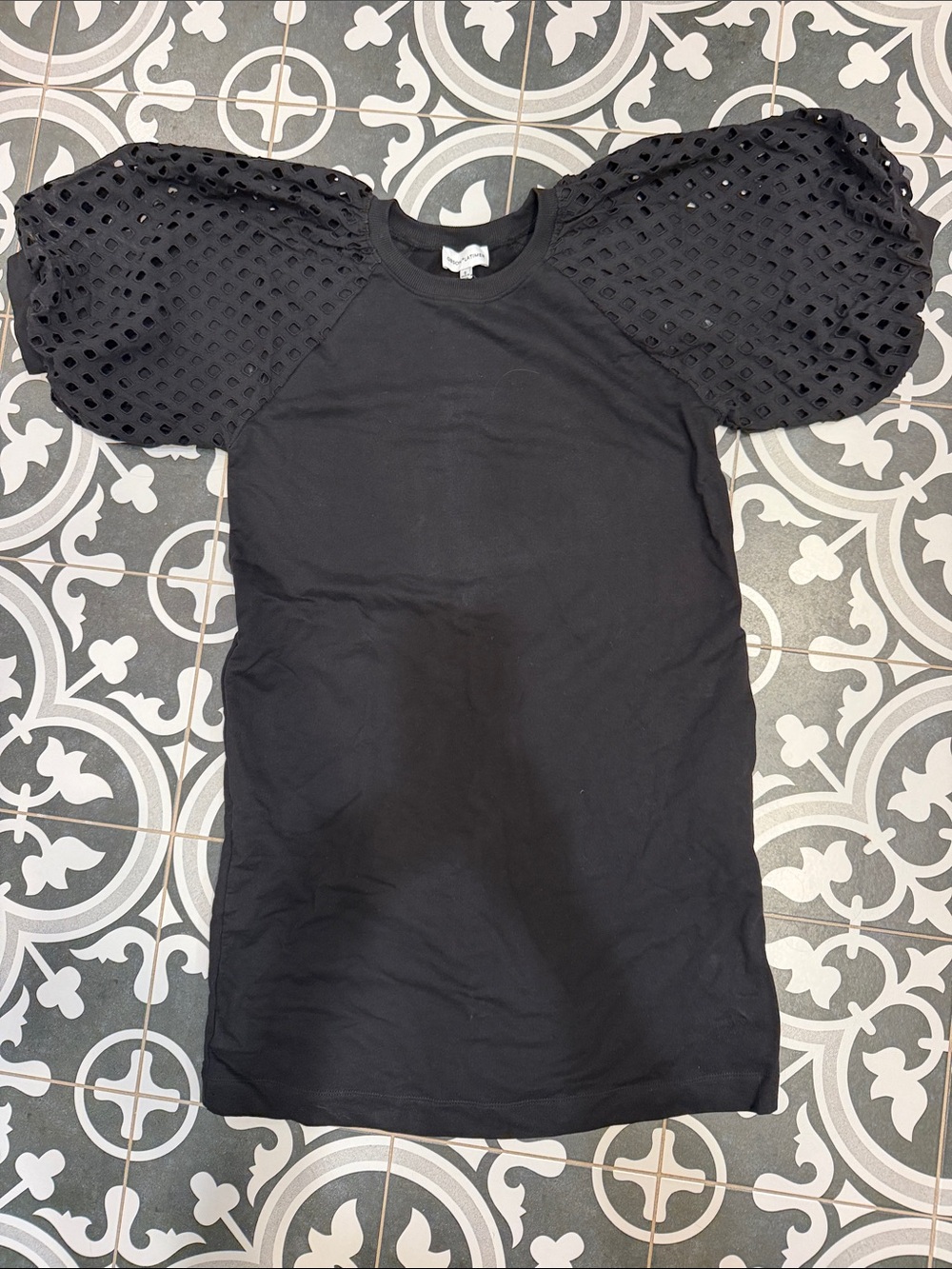 Gibson Latimer Black Puff-Sleeve Short Sleeve Top